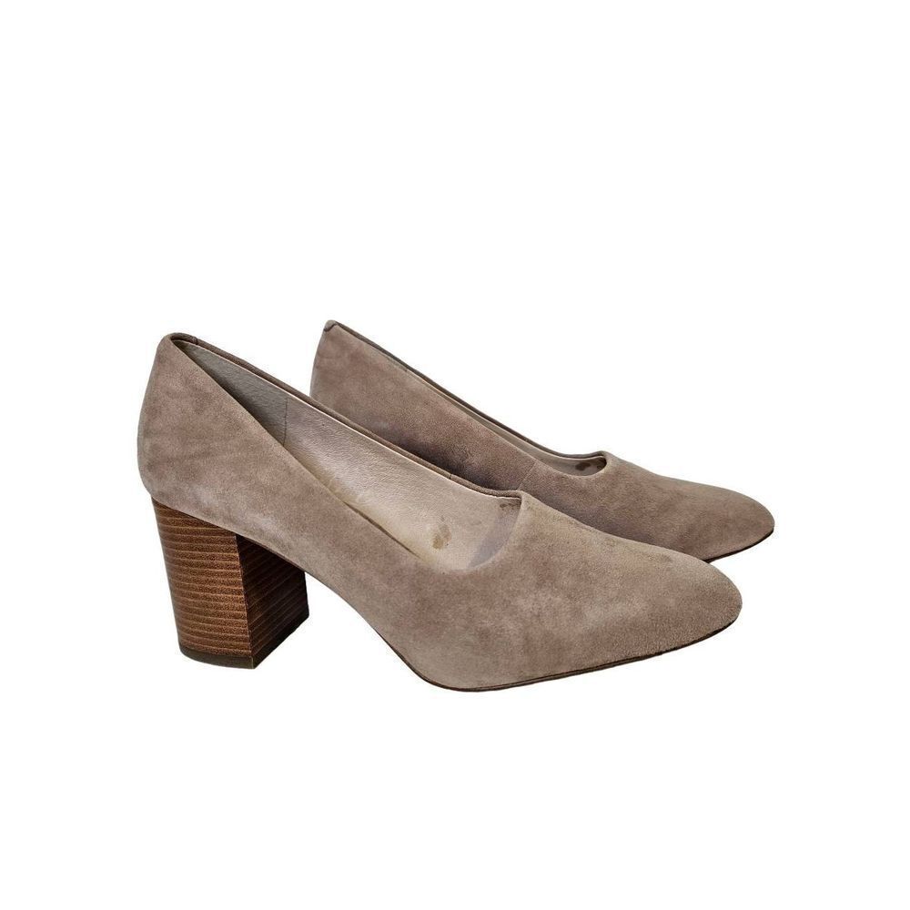 Louise et Cie Zelda beige suede pumps. Size 8.
